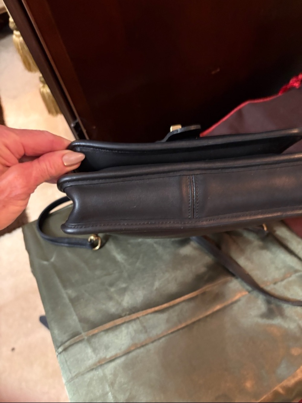 Vintage Coach Station Bag 5130 Black leather turnlock top handle crossbody USA - Picture 12 of 16
